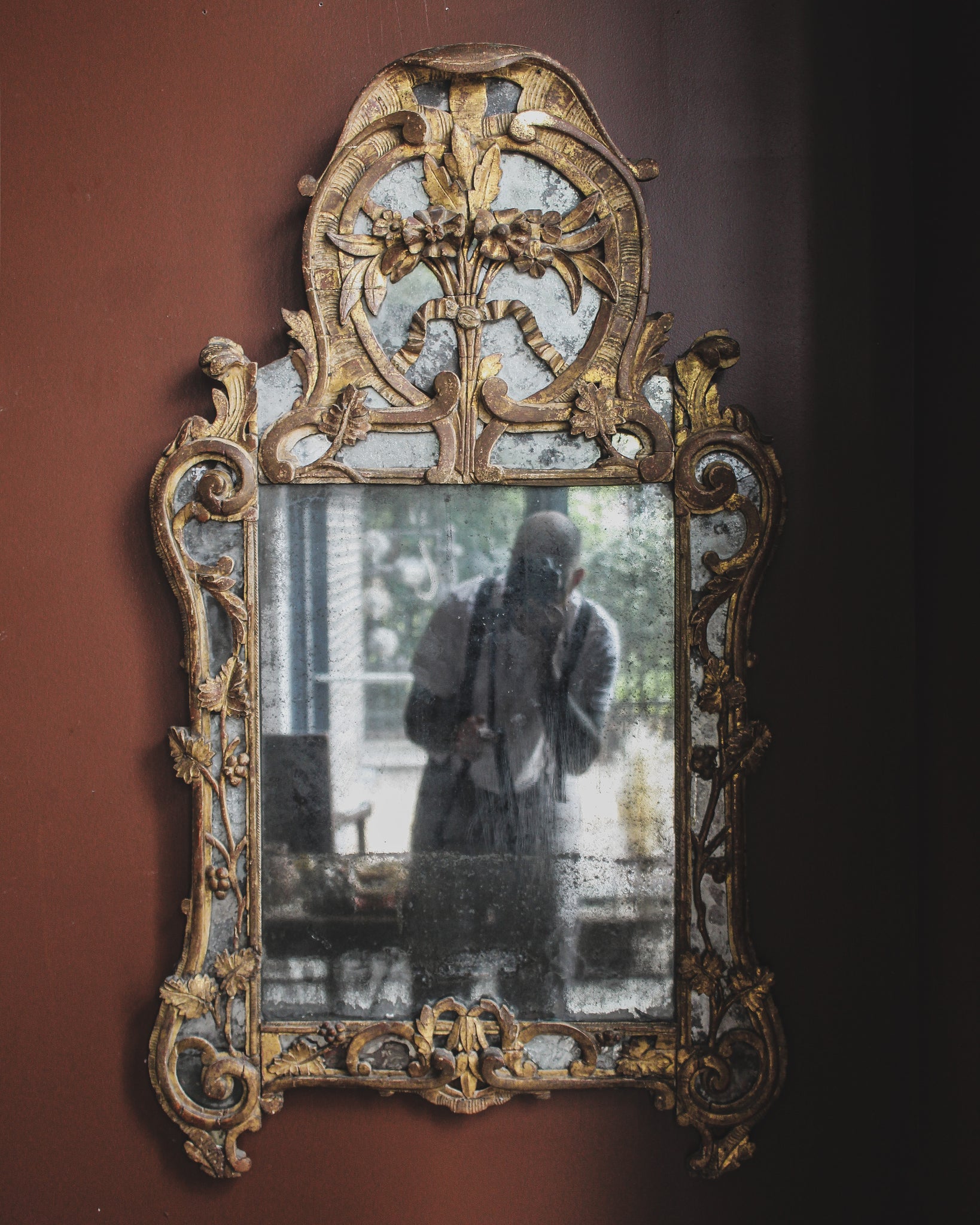 18th Century Italian Giltwood Mirror