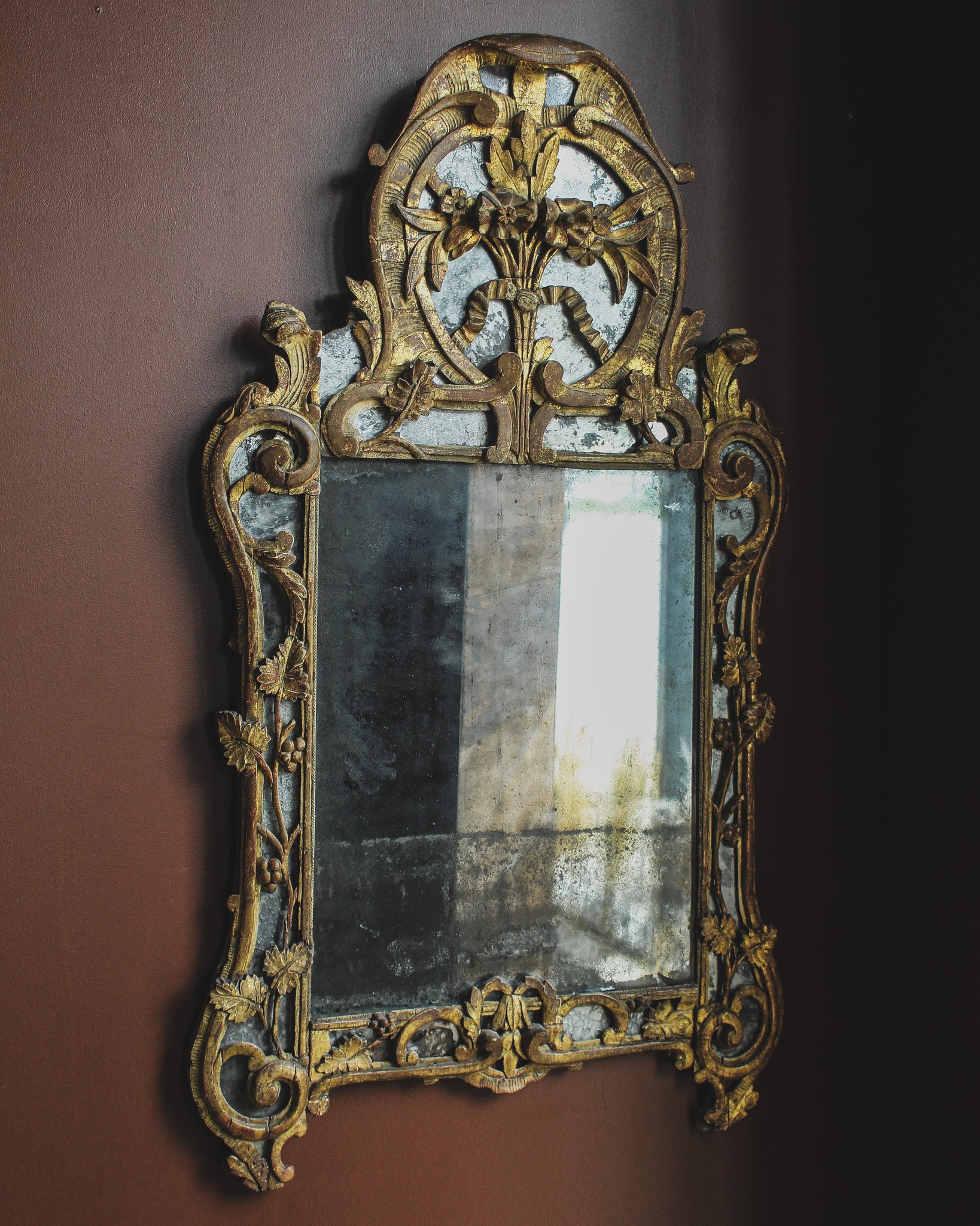 18th Century Italian Giltwood Mirror