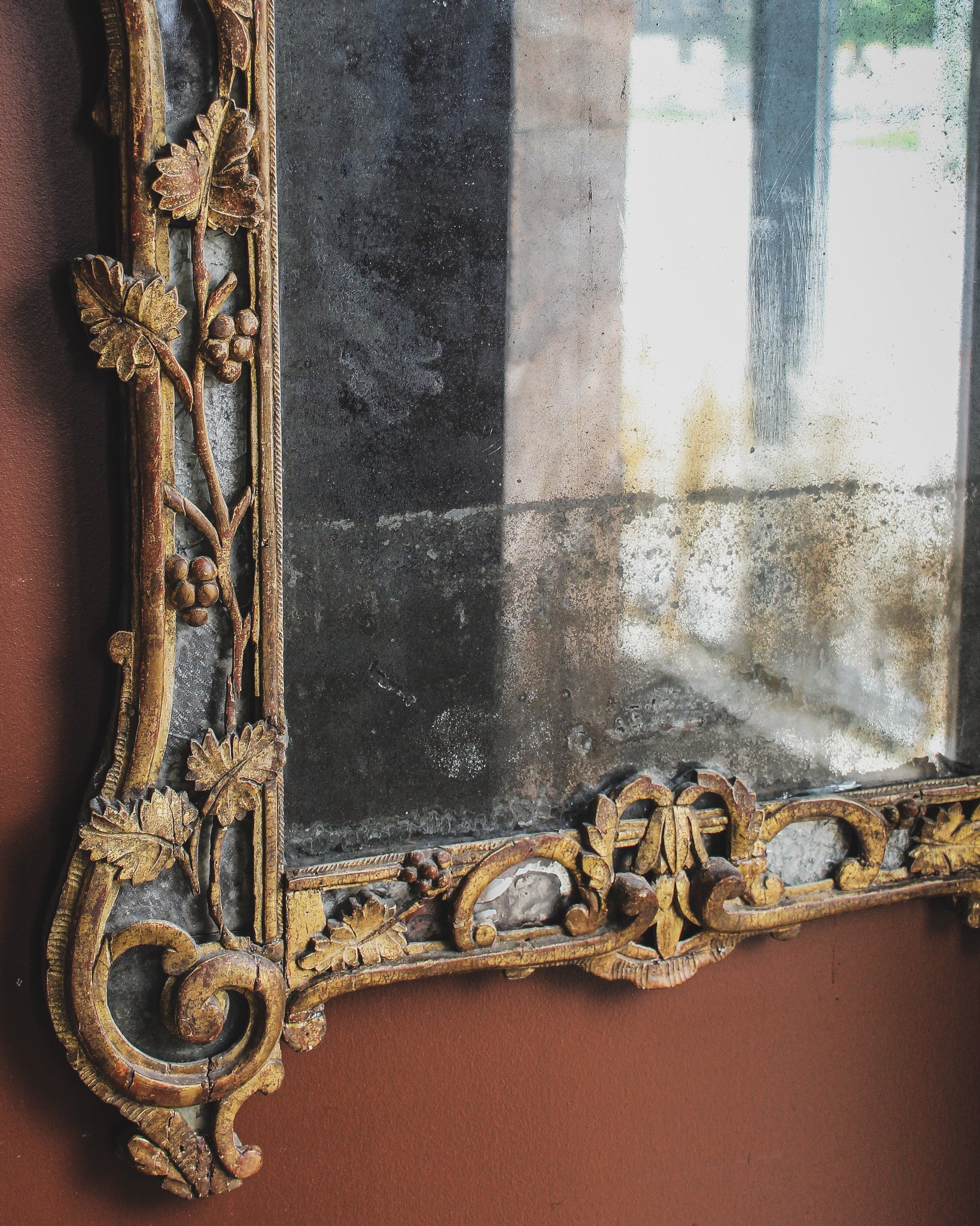 18th Century Italian Giltwood Mirror